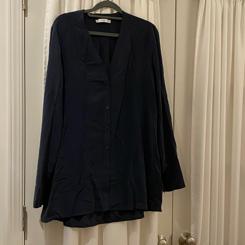 Vince v-neck navy matte silk button tunic blouse M